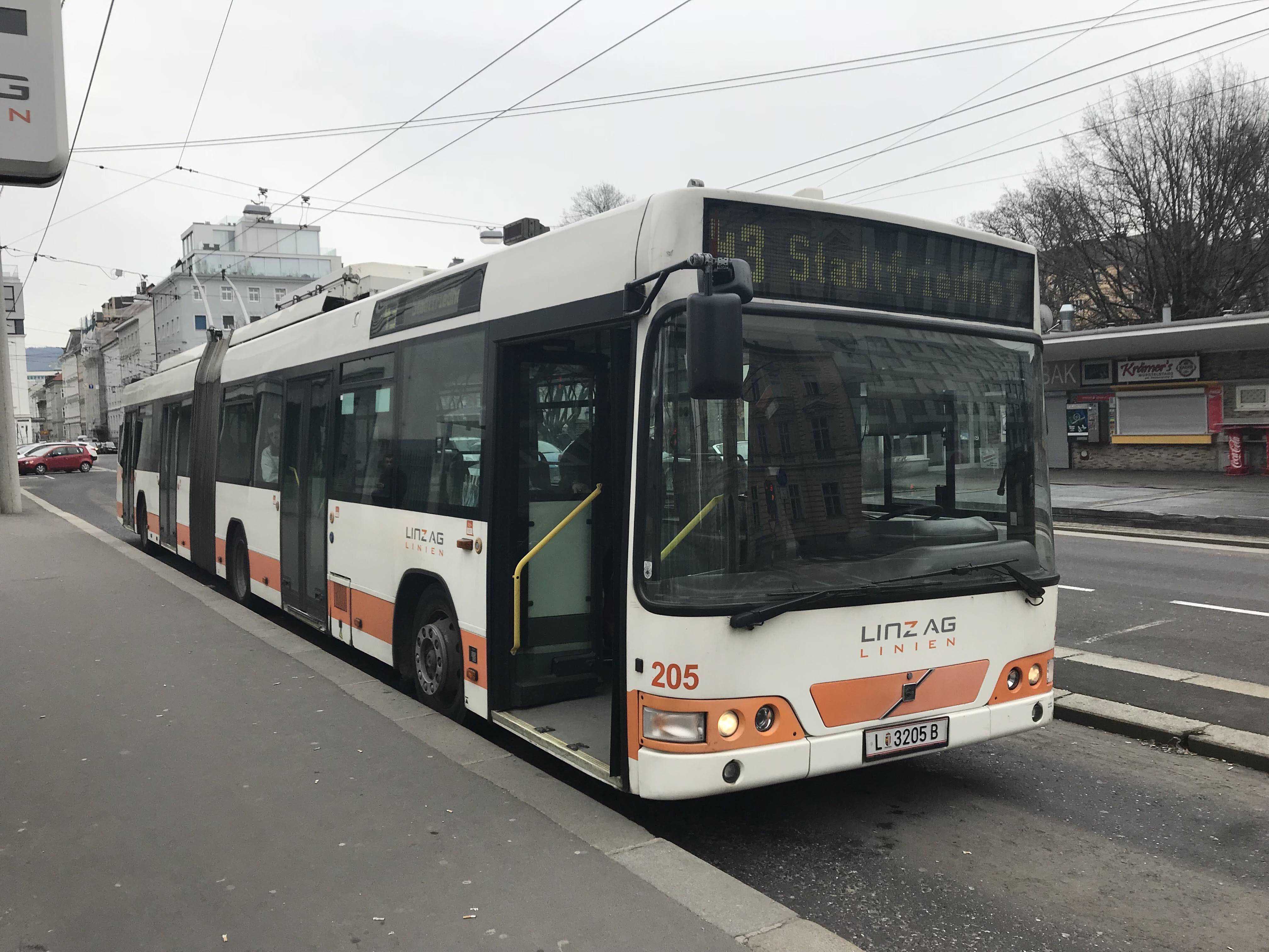 Linzer Obus Volvo 7000at.jpg