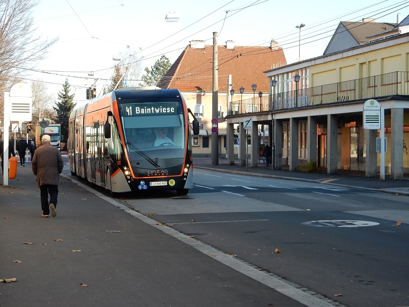 Obus 222 Linie 41 Laskahofstr Dez 2019.jpg