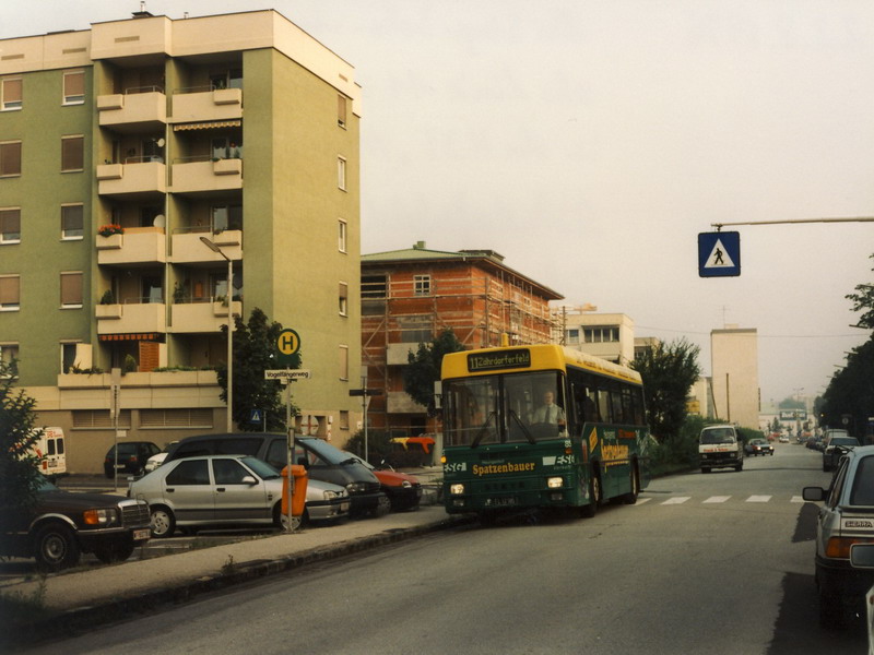 ESG Linie 11 alt Bus Nr 85 Vogelfängerweg 22-8-1996.jpg
