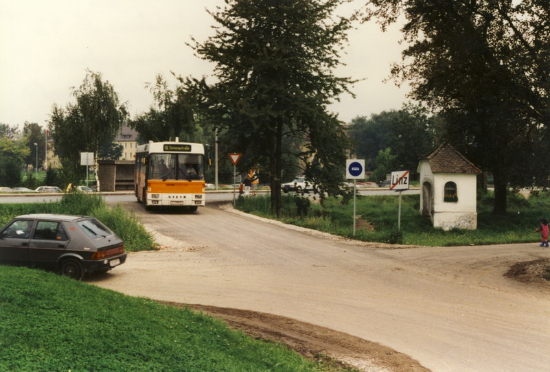 ESG-Bus Nr 93 Linie 16 Kaserne  4-9-1996.jpg